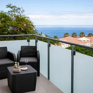 https://apartamento-el-tajaraste.tenerifehoteles.net